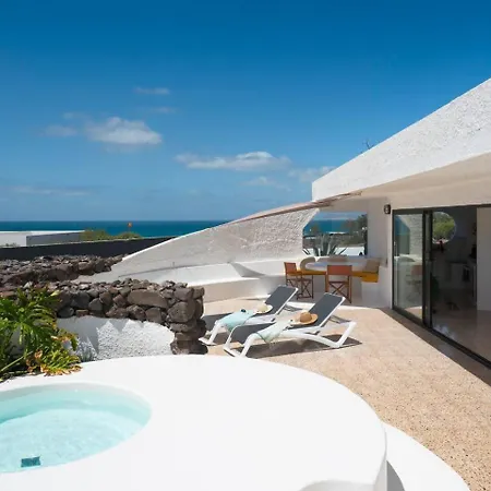 Lanzarote Famara Beach Bungalow Exterior photo