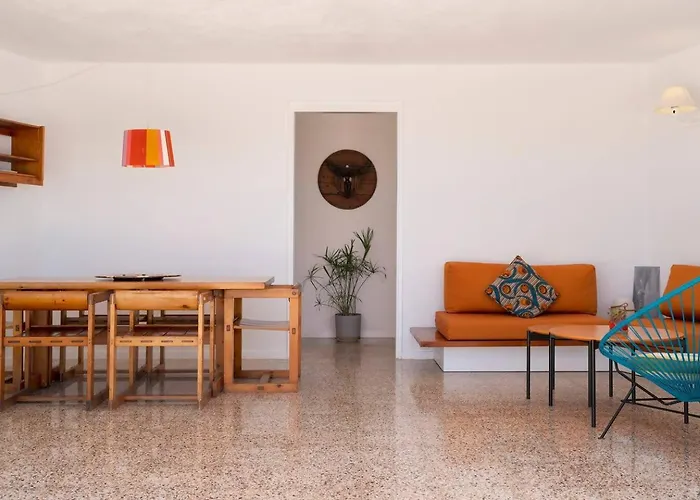 Lanzarote Famara Beach Bungalow