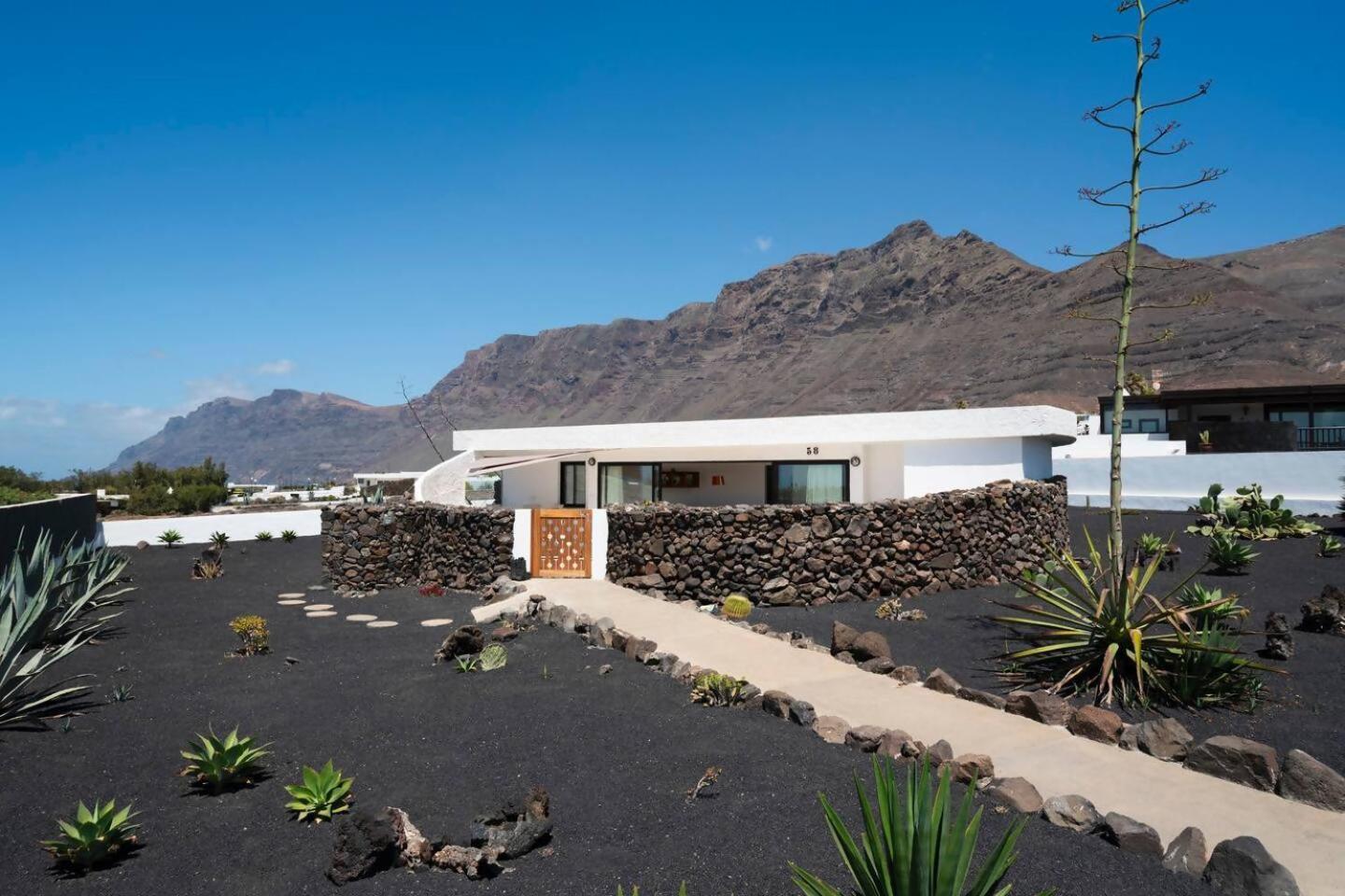 Lanzarote Apartment Famara